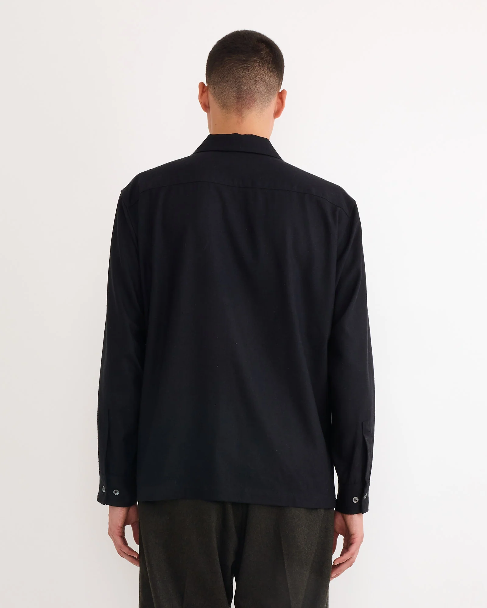 Evans Shirt in Raw Silk Black - Image 2