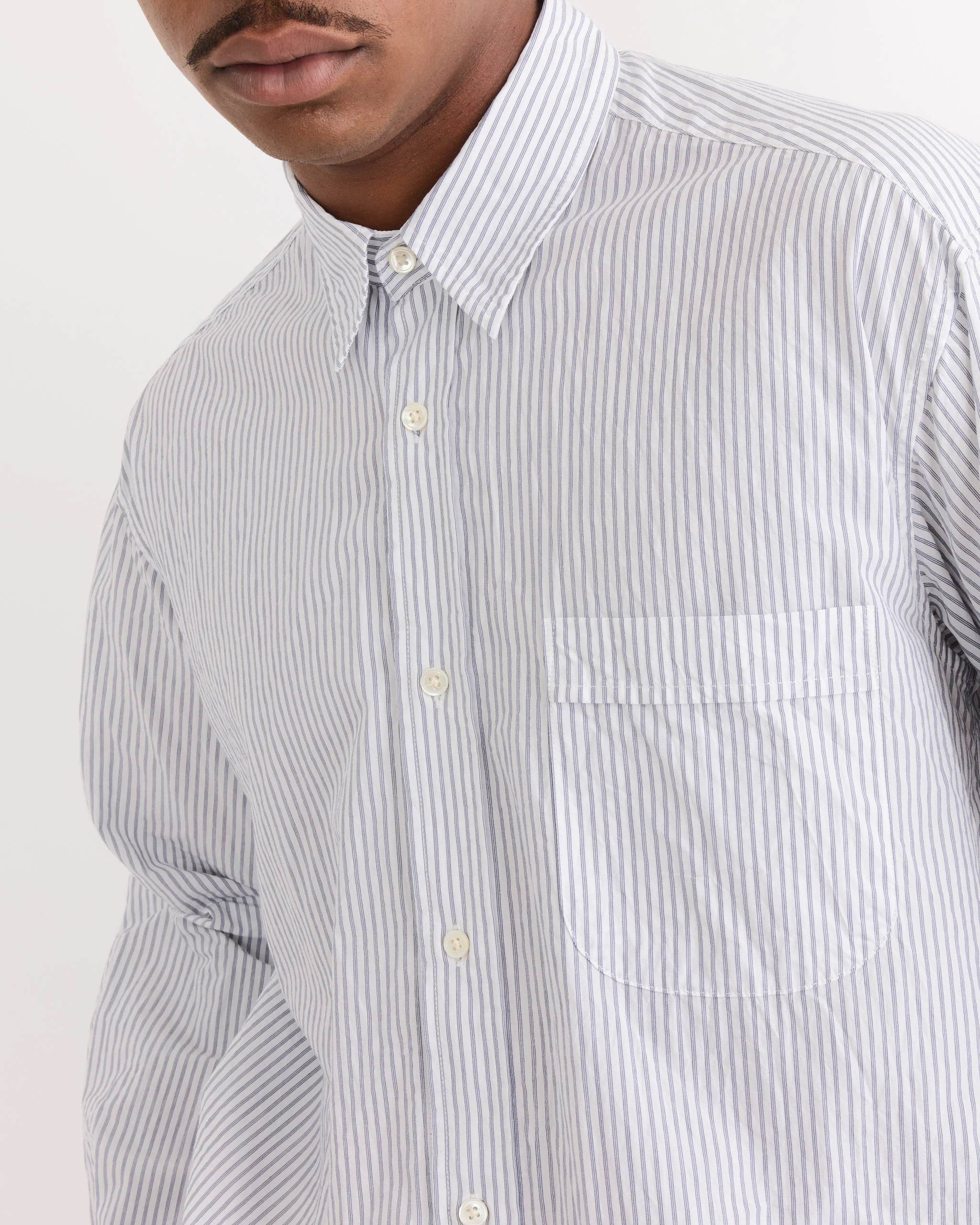Gio Shirt in Crushed Cotton in Navy Stripe Ni - Image 4