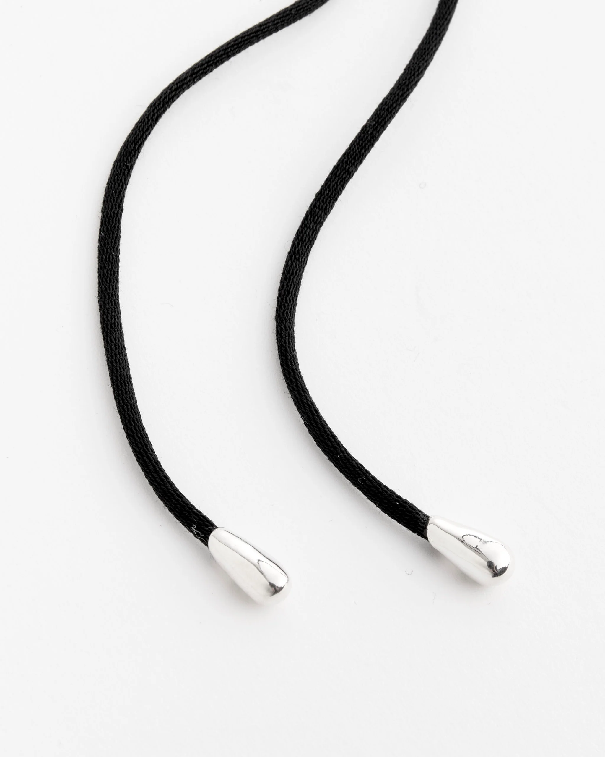 Elegant Shoelace Black Choker - Image 3