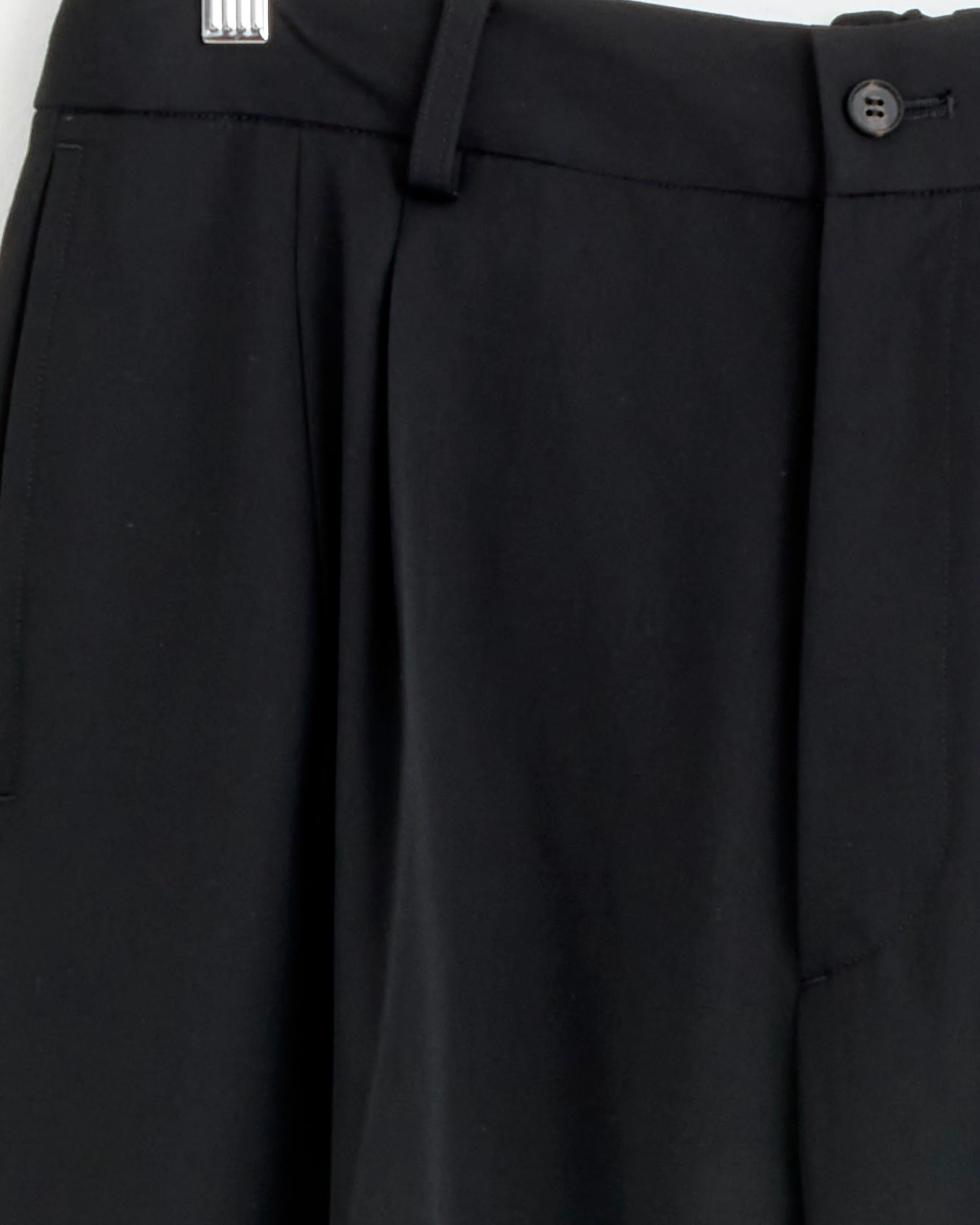 The 1430 Two-Tuck Pant in Black - Image 3