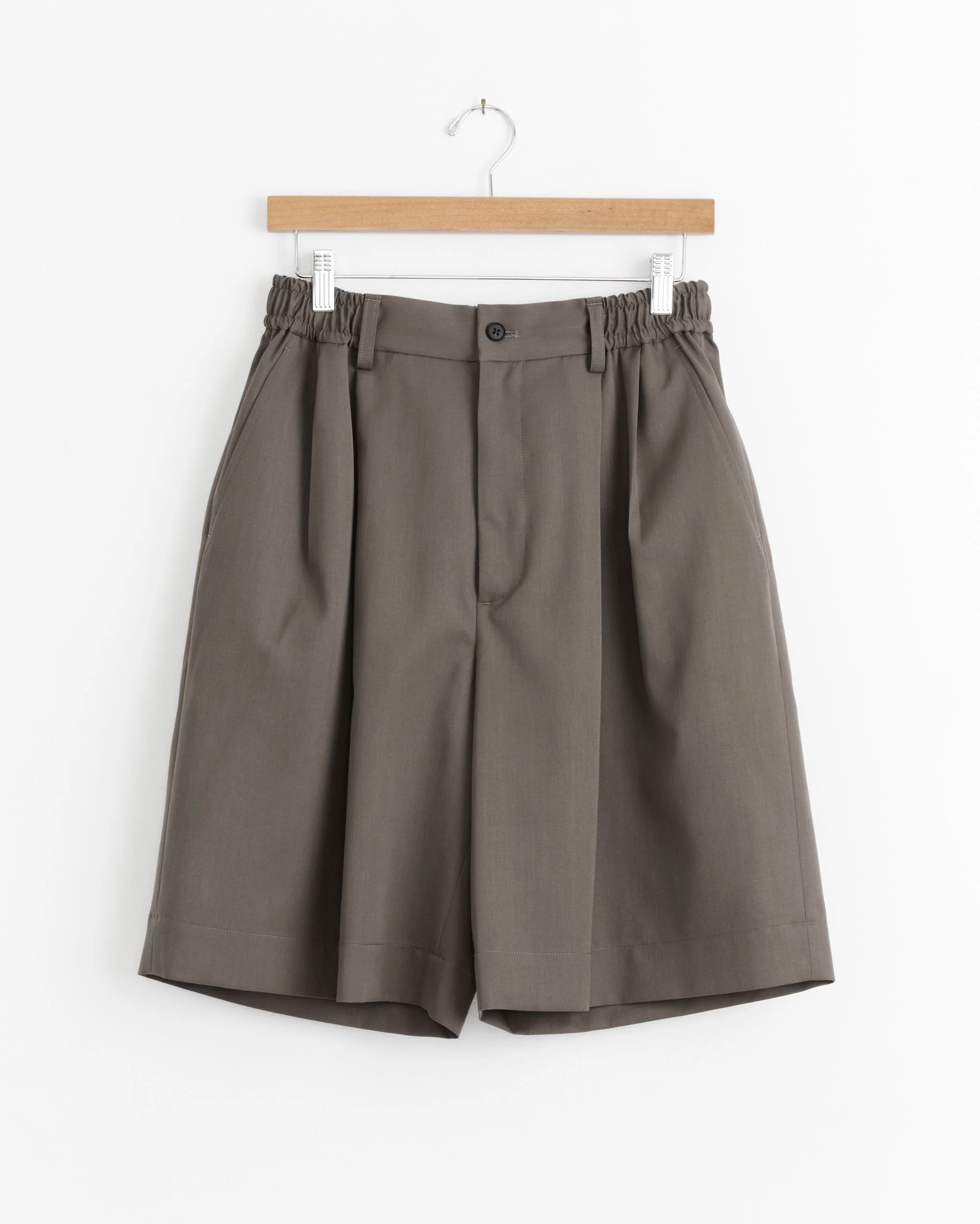 Wide Easy Short in Dark Beige
