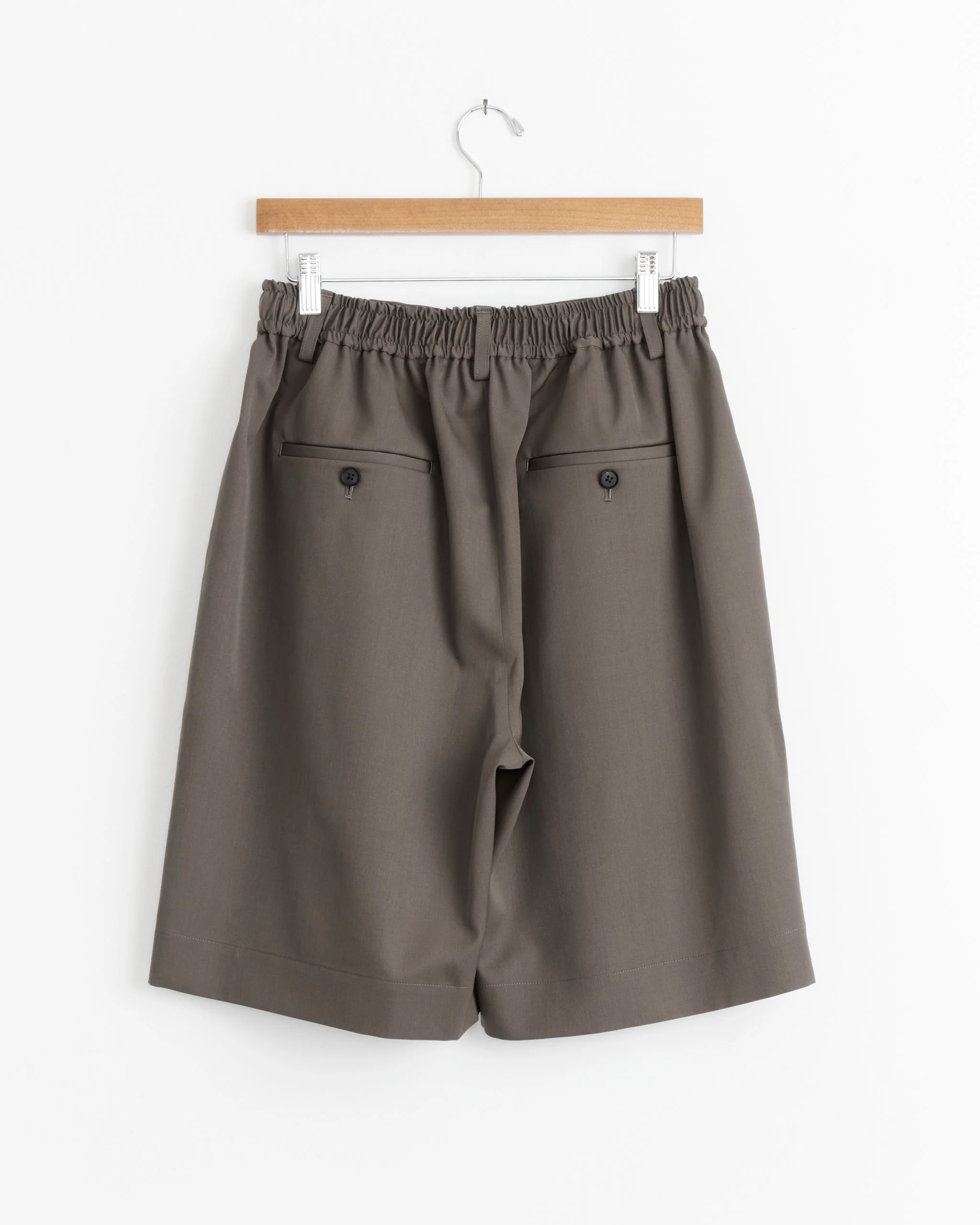Wide Easy Short in Dark Beige - Image 3