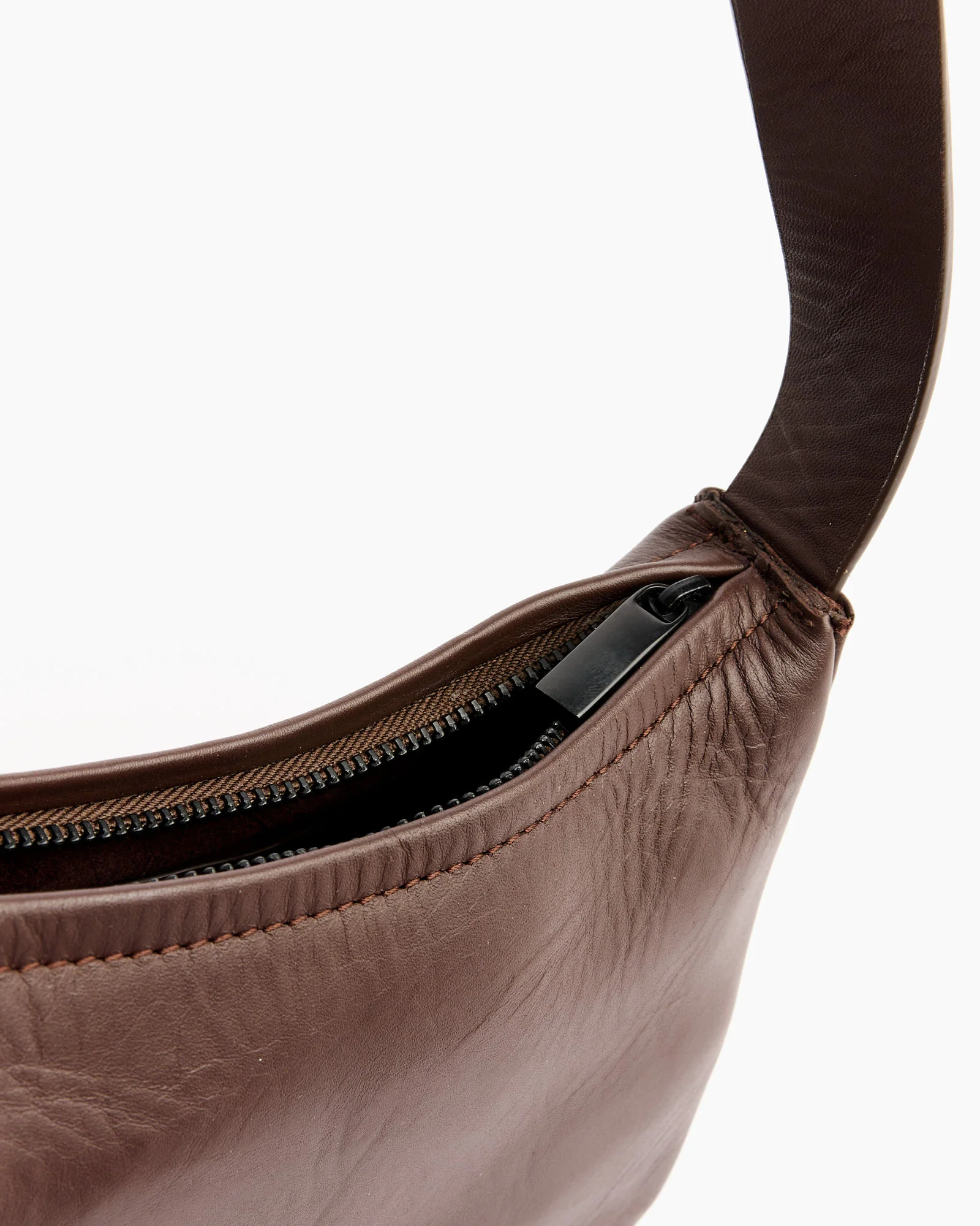 90's Petit Shoulder Bag in Chocolate - Image 2