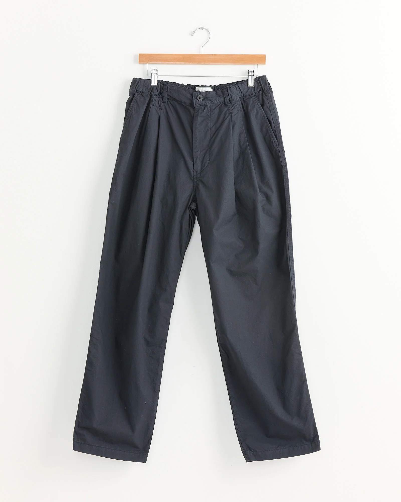 Garment Dye 2 Tuck Pant in Ink Black