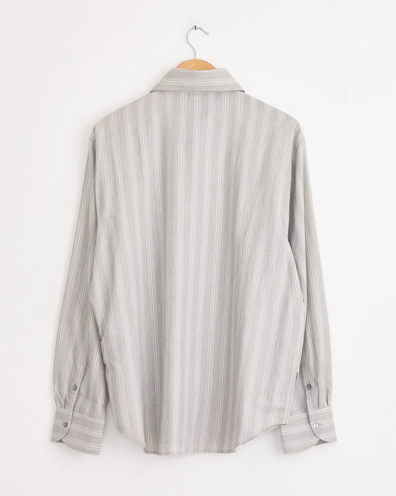 Spread Collar Shirt in Steel Grey/Pearl Stripe - Image 3