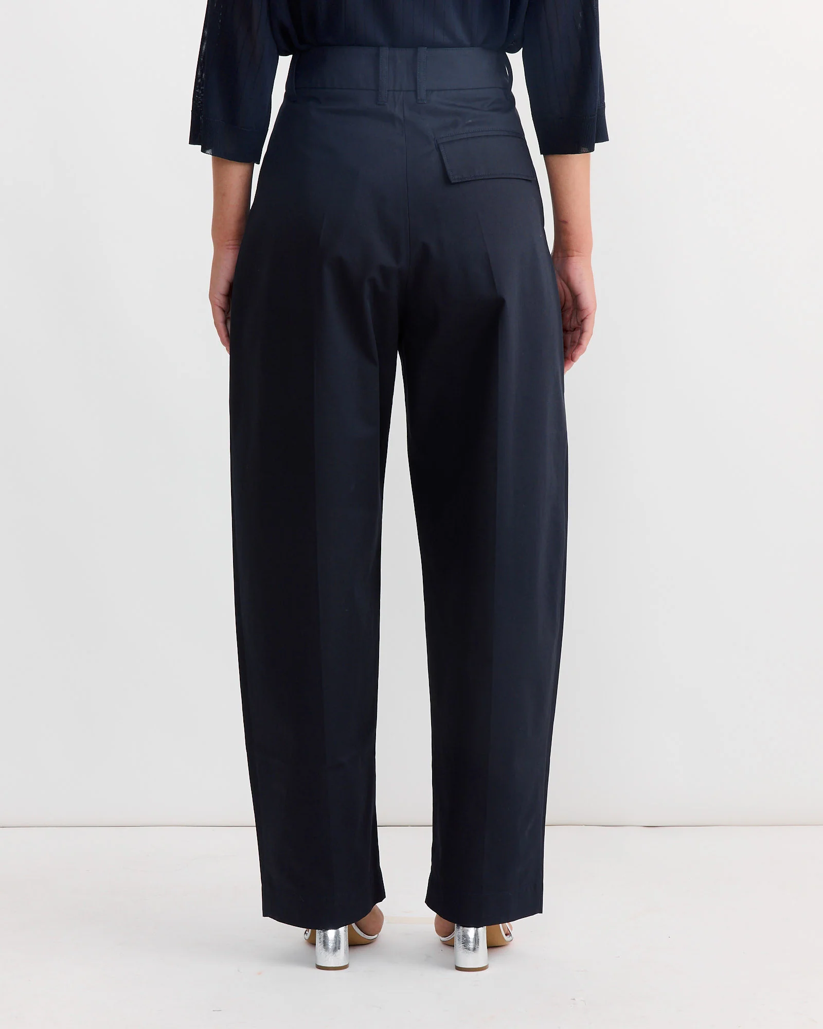 Acuna Pant in Darkest Navy - Image 2