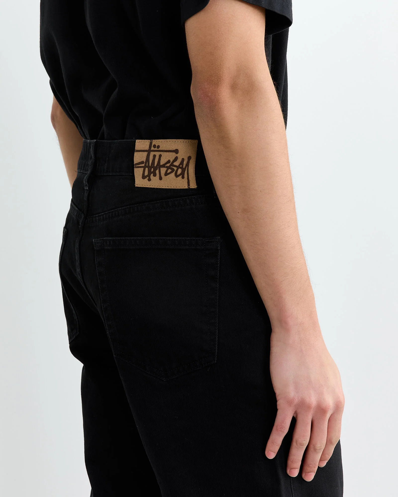 New Classic Jean in Black - Image 2