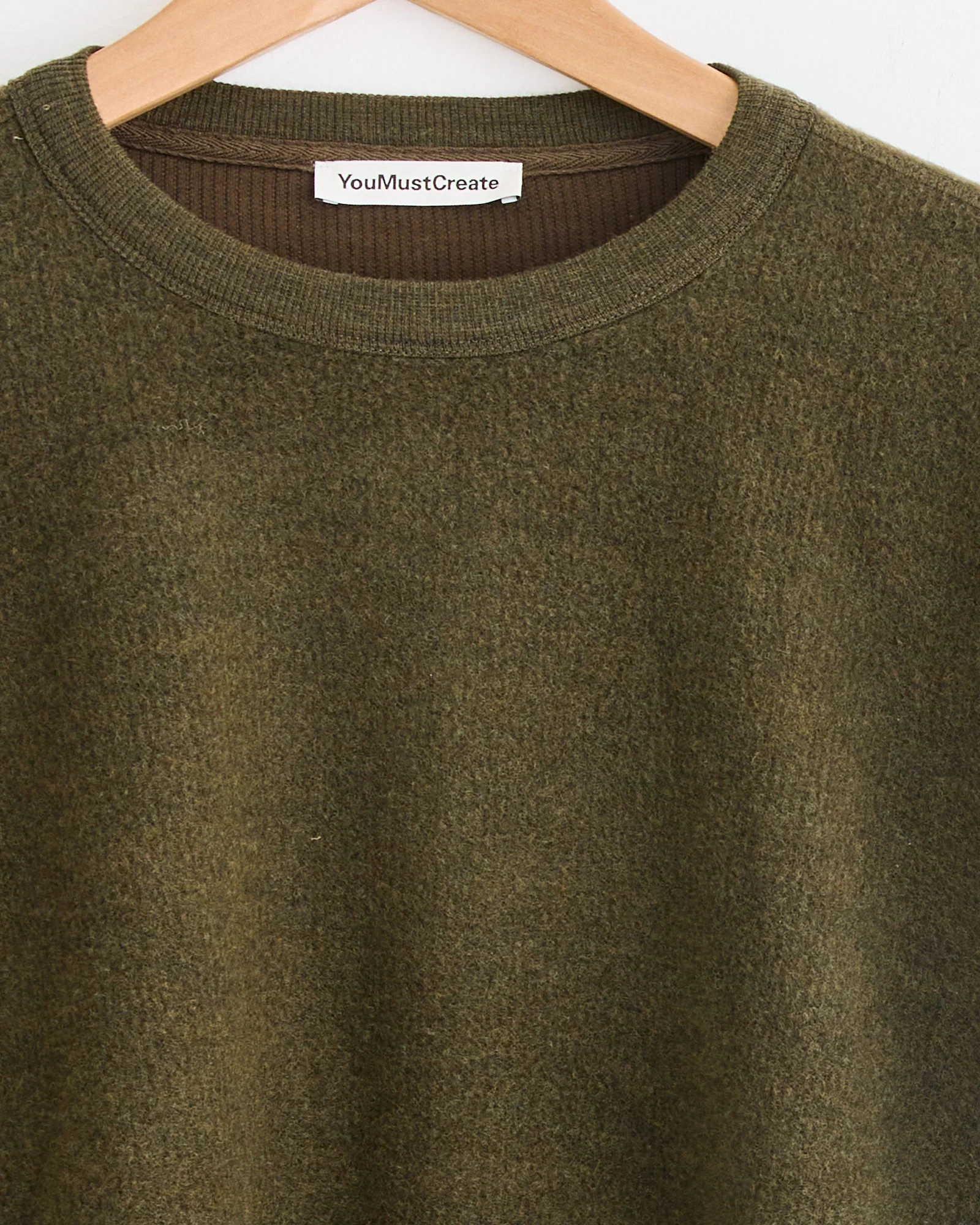 Studio Sweatshirt in Dark Green - Image 2